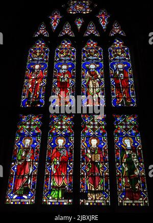 Stained Glass at St Oswald's Church, Golborne Rd, Winwick, Warrington, Cheshire, Inghilterra, WA2 8SZ Foto Stock