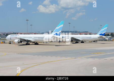 Eurotantic Airways Boeing 767 all'aeroporto di Lisbona. Eurootantic è una compagnia aerea charter nota anche come Eurootantic Airways. Foto Stock