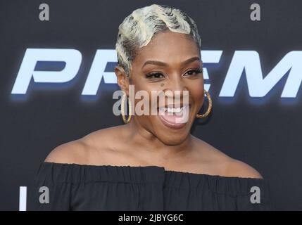 Los Angeles, Stati Uniti. 08th giugno 2022. Tiffany Haddish arriva al Disney and Pixar's LIGHTYEAR World Premiere tenuto al Teatro El Capitan il mercoledì 8 giugno 2022. (Foto di Sthanlee B. Mirador/Sipa USA) Credit: Sipa USA/Alamy Live News Foto Stock