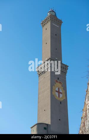 Faro di Genova è il faro più alto del mondo, Lanterna di Genova in una giornata di sole in Liguria, Italia. Foto Stock