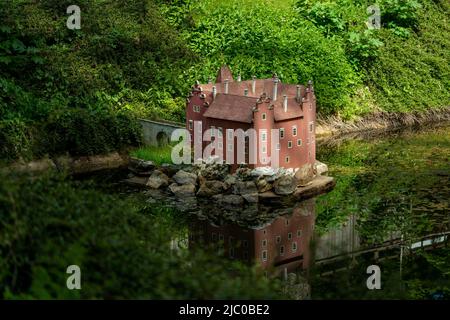 Marianske Lazne, Repubblica Ceca - 30 maggio 2022: Boheminium Miniature Park - Miniature della Červená Lhota Château Foto Stock