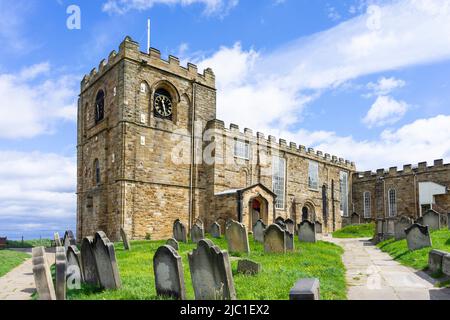 St Marys Churchyard Whitby è apparso nel romanzo Dracula di Bram Stoker Whitby Yorkshire Whitby North Yorkshire Inghilterra Gran Bretagna GB Europe Foto Stock