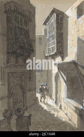Un uomo cammina con un pacchetto sulla schiena e un bastone in mano attraverso una strada stretta. In primo piano sono due figure con turbanti, uomo con un pacco in una strada., disegnatore: H.C. Louwerse, (firmato dall'artista), in o prima del 1910, carta, pennello, h 309 mm x l 200 mm Foto Stock