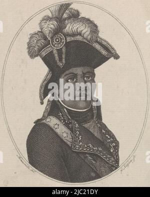 Ritratto busto di Franois-Dominique Toussaint l'Ouverture, generale francese e leader della Rivoluzione haitiana. Indossa una uniforme e un cappello con piume, Ritratto di Toussaint Louverture Toussaint Louverture (titolo sull'oggetto), tipografo: Govert Kitsen, (menzionato sull'oggetto), Franois Bonneville, (menzionato sull'oggetto), c. 1802 - c. 1810, carta, incisione, h 162 mm x l 124 mm Foto Stock