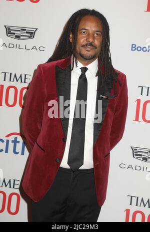 8 giugno 2022, New York, New York, USA: L'autore COLSON WHITEHEAD partecipa al 2022 TIME 100 Gala tenuto Frederick P. Rose Hall, sede del Jazz al Lincoln Center. (Credit Image: © Nancy Kaszerman/ZUMA Press Wire) Foto Stock