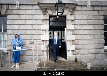 Il leader del lavoro Sir Keir Starmer visita il Trinity College di Dublino, dove ha visto il Libro di Kells e l'arpa più antica d'Irlanda durante la sua visita di due giorni a Dublino. Data foto: Giovedì 9 giugno 2022. Foto Stock