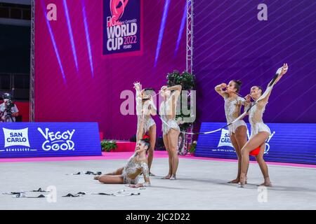 Pesaro, Italia. 05th giugno 2022. Team del gruppo brasiliano durante la Ginnastica ritmica della Coppa del mondo 2022 Pesaro alla Vitrifrigo Arena di Pesaro. (Foto di Fabrizio Carabelli/SOPA Images/Sipa USA) Credit: Sipa USA/Alamy Live News Foto Stock