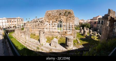 Mura in rovina del Tempio di Apollo / tempio di Apollo a Largo XXV Luglio, 96100 Siracusa SR, l'isola di Ortigia, Siracusa in Sicilia, Italia (129) Foto Stock