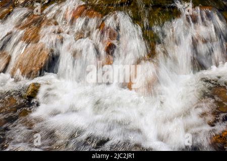 Haltern, Renania settentrionale-Vestfalia, Germania - corso d'acqua. Protezione contro le alluvioni sul fiume Lippe. L'acqua freatica della terra viene scaricata nel Lipp Foto Stock