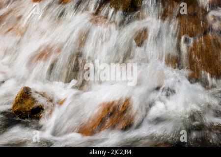 Haltern, Renania settentrionale-Vestfalia, Germania - corso d'acqua. Protezione contro le alluvioni sul fiume Lippe. L'acqua freatica della terra viene scaricata nel Lipp Foto Stock