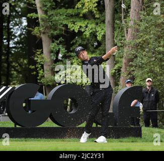Londra, Regno Unito. 09th giugno 2022. L'American Kevin Na guida sul tee 5th durante il primo round dell'evento inaugurale LIV Golf presso il Centurion Club di Hertfordshire il Thursday, giugno 09, 2022.The evento è 12 squadre di quattro giocatori che competono oltre 54 buche per un premio di $ 25million dollari per la squadra vincente. Foto di Hugo Philpott/UPI Credit: UPI/Alamy Live News Foto Stock