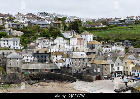 Vista del villaggio di Port Issac da Hillside Cornwall Inghilterra regno unito Foto Stock