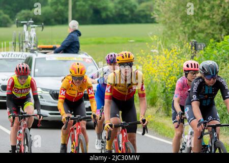 Il tour ciclabile femminile nel regno unito 2022, tappa 4 tra Wrexham e Welshpool Wales. Immagini catturate vicino a Montgomery Nr Welshpool. Foto Stock