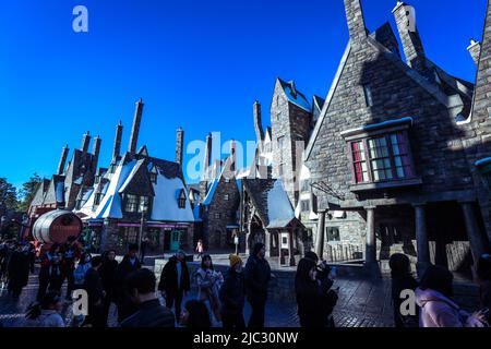 Splendida vista sul villaggio di Hogsmeade vicino al castello di Hogwarts Foto Stock