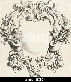 Parte superiore e inferiore di una maschera. Sinistra e destra un putto contiene una ghirlanda di frutta, Cartouche con ornamento di lobo con due putti Veelderhande Niewe Compartenente (titolo della serie), tipografia: Michiel Mosijn, Gerbrand van den Eeckhout, editore: Clement de Jonghe, Amsterdam, 1640 - 1655, carta, incisione, incisione, h 241 mm x l 192 mm Foto Stock
