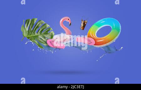 Collage con accessori da spiaggia, foglie tropicali e spruzzi d'acqua su sfondo blu Foto Stock