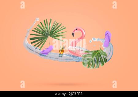 Collage con accessori da spiaggia, foglie tropicali e spruzzi d'acqua su sfondo colorato Foto Stock
