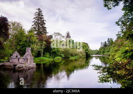 Casa di pesca dei primi monaci gotici a Cong, Irlanda. Foto Stock