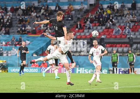 Anteprima del gioco della Lega delle Nazioni UEFA Ungheria-Germania: Goalchance Leon GORETZKA l. (GER) versus Willi ORBAN (HUN), azione, duelli, header, scena area penalità. Fase di gruppo, turno preliminare di gruppo F, partita M36, Germania (GER) - Ungheria (HUN) 2-2, il 23rd giugno 2021 a Monaco di Baviera/Germania, stadio di calcio (Alliianz Arena). Calcio EM 2020 dal 06/11/2021-07/11/2021. Foto Stock