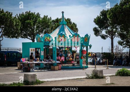 L'Estaque, Marsiglia, Francia, maggio 2022, vista di un carosello al Parco Mistral Foto Stock