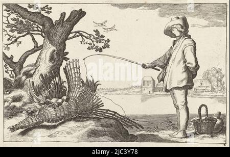 Un giovane uomo si trova accanto ad un cesto e ad una brocca ai margini di un lago, piegandosi leggermente in avanti su una lenza. A destra c'è un albero sotto il quale si trova una trappola. Il pescatore ha gettato fuori la sua canna da pesca, ma non sa che cosa sta interferendo con esso. La pesca era un simbolo diffuso di attività amorosa, basata sulla nozione di esca inaffidabile. La trappola qui rappresenta la trappola dell'amore., il giovane pescatore quattro scene pastorali (titolo della serie), Cornelis Bloemaert (II), Abraham Bloemaert, tipografo: anonimo, Amsterdam, 1625 - 1718, carta, incisione, h 133 mm x l 206 mm Foto Stock
