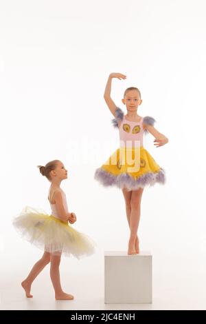 Ballerina ragazze in tutus Foto Stock