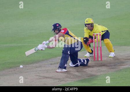 Matt Critchley in azione di batting per l'Essex durante Hampshire Hawks vs Essex Eagles, Vitality Blast T20 Cricket all'Ageas Bowl il 9th giugno 2022 Foto Stock