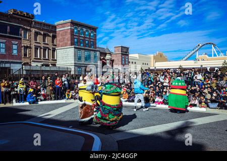 Minions World luminoso e colorato negli Universal Studio Japan Foto Stock