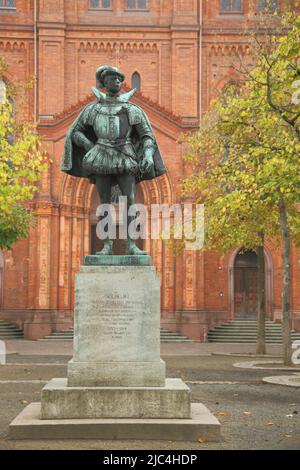 Monumento a Guglielmo i il silenzioso 1533-1584 Principe d'Orange e Conte di Nassau di fronte alla Chiesa del mercato di Wiesbaden, Assia, Germania Foto Stock