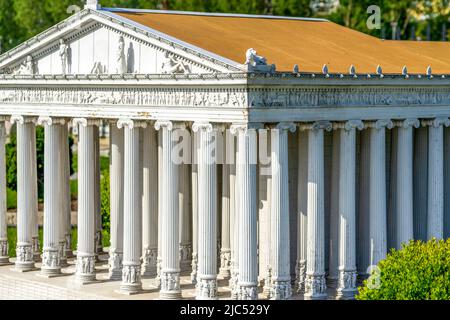 Tempio di Artemide nel Parco Miniaturk di Istanbul, Turchia. Foto Stock