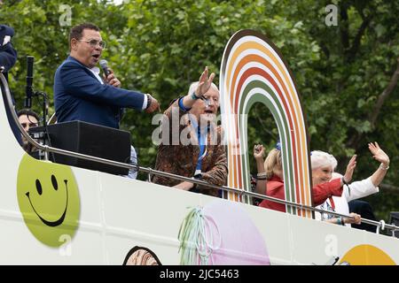5th giugno 2022 - Craig Charles e Chris Tarrant partecipano al Platinum Jubilee Pageant della Regina Elisabetta sul Mall di Londra Foto Stock