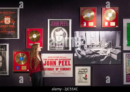 Bonhams Knightsbridge, Londra, Regno Unito. 10 giugno 2022. Anteprima di vendita Bonhams Live in Session: Proprietà dal John Peel Archive. La vendita avrà luogo martedì 14 giugno a Bonhams Knightsbridge. Credit: Malcolm Park/Alamy Live News. Foto Stock