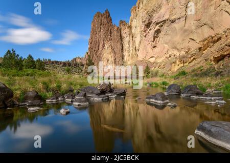 USA, Oregon, Deschutes County, Terrebonne, Smith Rock state Park, Local Caption *** USA, Oregon, Deschutes County, Terrebonne, Smith Rock state P. Foto Stock