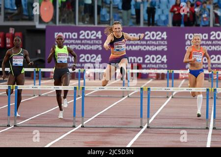 Femke Bol of the Netherlands (c) compete nei 400m ostacoli Donne durante il meeting di Golden Gala della IAAF Diamond League presso lo stadio Olimpico di Roma (Ita Foto Stock