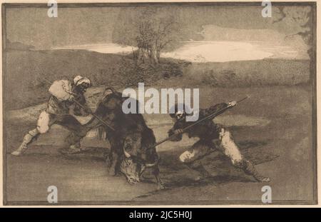 Due uomini a caccia di un toro con lance. Numerato in alto a destra: 2., Bull hunting on foot Otro modo de cazar á pie Bull Fighting (titolo della serie) la Taureaumachie (titolo della serie) la Tauromaquia (titolo della serie), print maker: Francisco de Goya, editore: Eugène Loizelet, print maker: Spagna, editore: Paris, 1876, carta, incisione, h 244 mm x l 352 mm Foto Stock