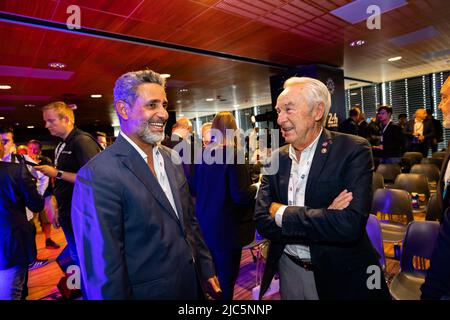 Shaikh Salman bin Isa al Khalifa, Chief Executive del circuito Internazionale del Bahrain, ritratto, LARROUSSE Gérard, Grand Marshall 24h du Mans 2022, ritratto Conferenza stampa ACO durante le prove libere e le sessioni di qualificazione della 2022 24 ore di le Mans, 3rd round del Campionato Mondiale FIA Endurance 2022, Sul circuito de la Sarthe, dal 8 al 12 giugno 2022 a le Mans, Francia - Photo Germain Hazard/DPPI Credit: DPPI Media/Alamy Live News Foto Stock