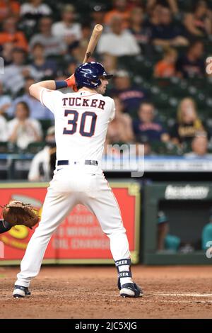 Houston Astros destra fielder Kyle Tucker (30) battendo in fondo all'ottava inning della partita MLB tra gli Houston Astros e Seattle ma Foto Stock