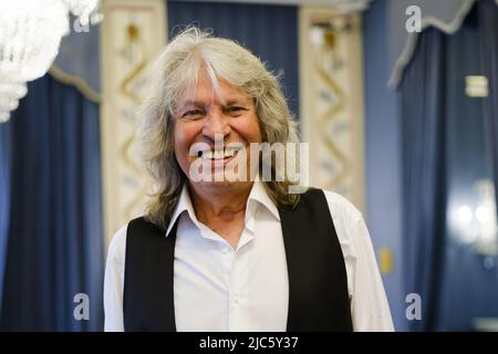 Madrid, Spagna. 10th giugno 2022. Il cantante Jose Merce, si pone durante la sessione di ritratti al teatro reale di Madrid. Credit: SOPA Images Limited/Alamy Live News Foto Stock