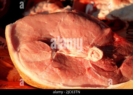 Maiale crudo appena tagliato Foto Stock