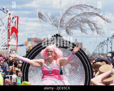 2019 edizione della Coney Island Mermaid Parade. Foto Stock