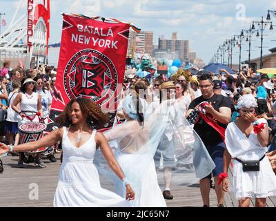 2019 edizione della Coney Island Mermaid Parade. Foto Stock