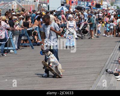2019 edizione della Coney Island Mermaid Parade. Foto Stock