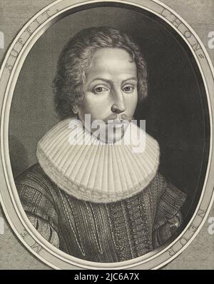 Ritratto di Guglielmo in un ovale con scritta sul bordo. Nel margine inferiore il suo nome e titoli, Ritratto di Guglielmo di Nassau-LaLecq, tipografo: Willem Hondio, (menzionato in oggetto), dopo: Everard Crynsz. Van der Maes, (menzionato in oggetto), l'Aia, 1628, carta, incisione, incisione, h 412 mm x l 288 mm Foto Stock