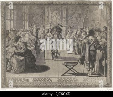 Interni di elegante azienda, vestiti secondo la moda francese di corte di ca. 1634. Alla musica di una viola da gamba e due violini, una coppia balla nella navata centrale. L'uomo indossa un cappello con un'ampia brigata e grandi piume. Al di sotto di questo, i capelli ricci cadono sulle spalle, da un lato in una 'cadenette' in cui è legato un nastro. Sul doppietto, riccamente decorato con passaggi, un ampio colletto piatto di pizzo. Intorno alla vita una rangée d'aiguillettes. Maniche con apertura attraverso le quali è visibile la camicia. Culotte galonnées, bottonate appena sotto il ginocchio con un foltante di gomma. Scarpe Foto Stock