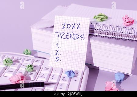 Segno di testo che mostra i trend del 2019. Business Concept cose che è famoso per un breve periodo di tempo nel corso dell'anno -47490 Foto Stock