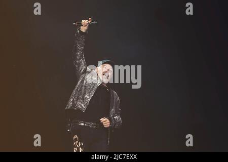 Roma, Italia. 11th giugno 2018. Vasco Rossi si esibisce sul palco durante il suo tour "Vasco non Stop Live" allo stadio Olimpico di Roma. (Foto di Valeria Magri/SOPA Images/Sipa USA) Credit: Sipa USA/Alamy Live News Foto Stock