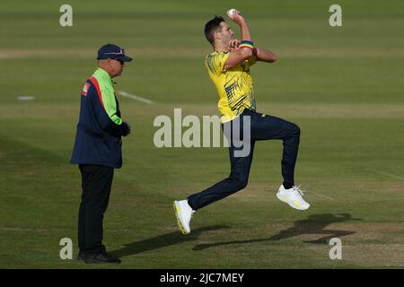 CHESTER LE STREET, Regno Unito Andrew Tye of Durham Bowls durante la partita Vitality Blast T20 tra il Durham County Cricket Club e il Lancashire al Seat Unique Riverside, Chester le Street venerdì 10th giugno 2022. (Credit: Will Matthews | MI News) Credit: MI News & Sport /Alamy Live News Foto Stock