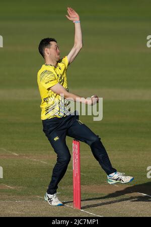 CHESTER LE STREET, Regno Unito Nathan Sowter of Durham Bowls durante la partita Vitality Blast T20 tra il Durham County Cricket Club e il Lancashire al Seat Unique Riverside, Chester le Street venerdì 10th giugno 2022. (Credit: Will Matthews | MI News) Credit: MI News & Sport /Alamy Live News Foto Stock