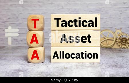 Texte sur Tactical Asset Allocation - TAA, business concept. Foto Stock