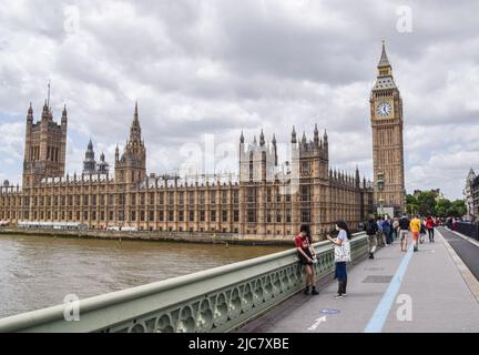 Londra, Regno Unito. 10th giugno 2022. Vista generale del Parlamento, del Big ben e del Westminster Bridge. Credit: SOPA Images Limited/Alamy Live News Foto Stock